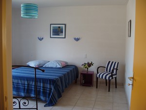 la chambre bleue du gite morlaix,pointe du finist�re