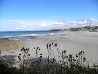 la plage de tr�gastel  de sable fin se trouve � 200 m�tres du g�tes vacances finistere, plage accessible � tous et bord�e d'une belle promenade.Cette plage est surveill�e l'�t�, en cas de probl�me de marche, vous pourrez emprunter un fauteuil de baignade.