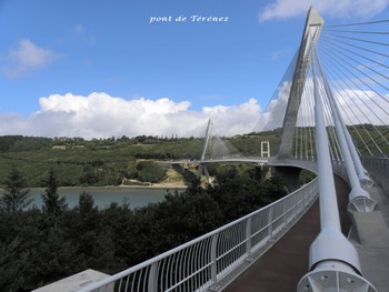 en Bretagne nord le pont de trnez se visite.